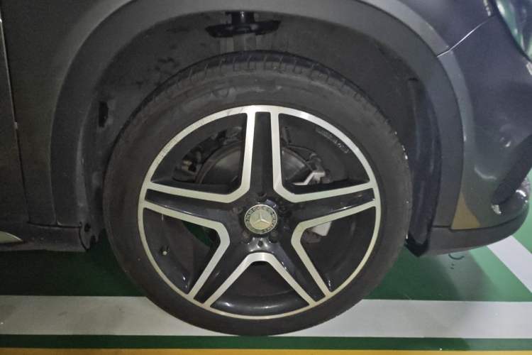 Used Mercedes-Benz GLA 2016 GLA 200 Fashion Model Right Front Wheel Hub