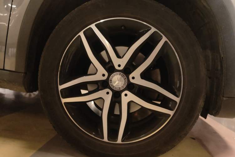 Used Mercedes-Benz GLA 2016 GLA 200 Fashion Model Right Front Wheel Hub