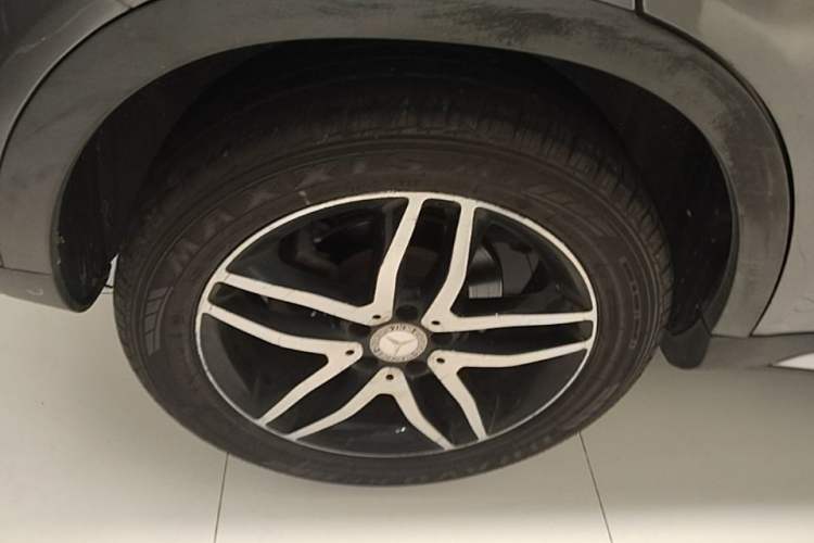 Used Mercedes-Benz GLA 2016 GLA 220 4MATIC Fashion Edition Right Rear Wheel Hub