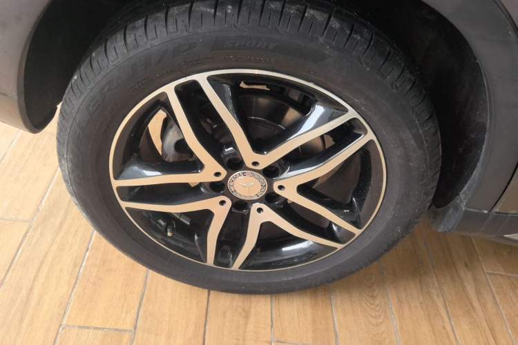 Used Mercedes-Benz GLA 2016 GLA 200 Fashion Model Right Rear Wheel Hub