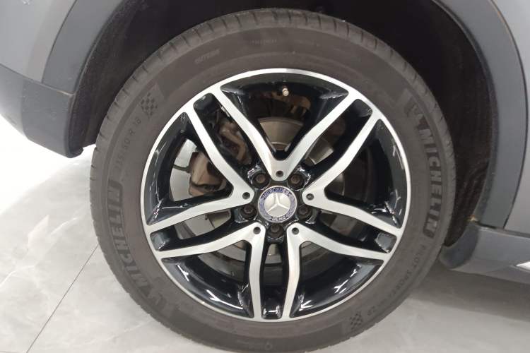 Used Mercedes-Benz GLA 2016 GLA 220 4MATIC Fashion Edition Right Rear Wheel Hub