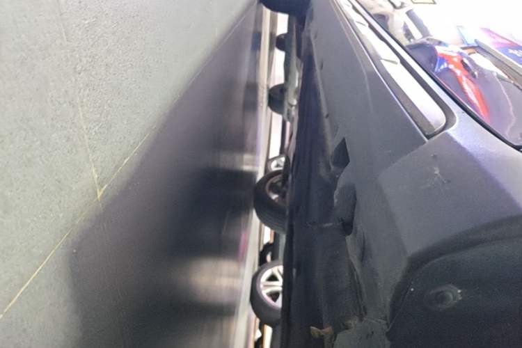 Used Mercedes-Benz GLA 2016 GLA 200 Sport Edition Right Side Sill