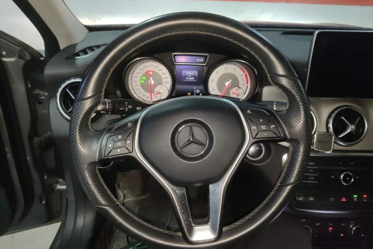 Used Mercedes-Benz GLA 2016 GLA 220 4MATIC Fashion Edition Steering Wheel