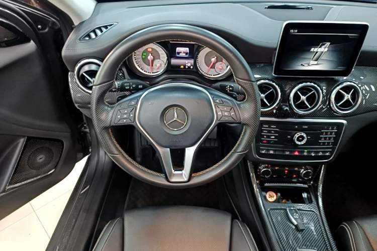 Used Mercedes-Benz GLA 2016 GLA 220 4MATIC Fashion Edition Steering Wheel