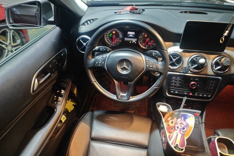 Used Mercedes-Benz GLA 2016 GLA 220 4MATIC Luxury Model Steering Wheel