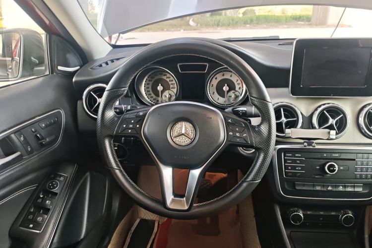Used Mercedes-Benz GLA 2016 GLA 200 Sport Edition Steering Wheel