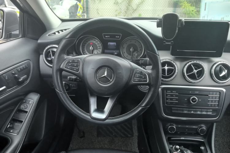 Used Mercedes-Benz GLA 2016 GLA 200 Sport Edition Steering Wheel