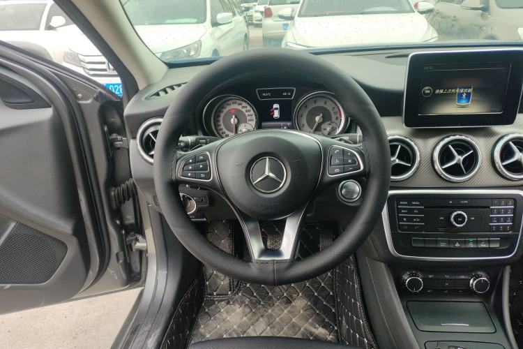 Used Mercedes-Benz GLA 2016 GLA 200 Sport Edition Steering Wheel
