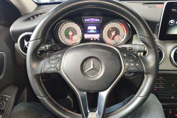 Used Mercedes-Benz GLA 2016 GLA 200 Fashion Model Steering Wheel