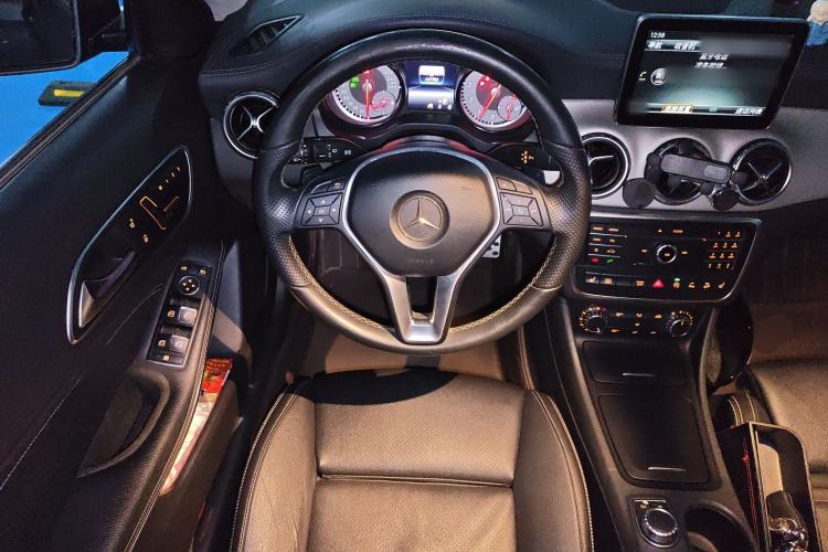 Used Mercedes-Benz GLA 2016 GLA 220 4MATIC Fashion Edition Steering Wheel