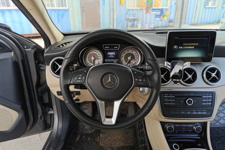 Used Mercedes-Benz GLA 2016 GLA 200 Sport Edition Steering Wheel