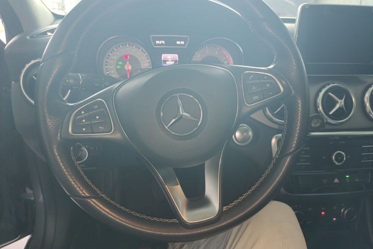 Used Mercedes-Benz GLA 2016 GLA 200 Sport Edition Steering Wheel