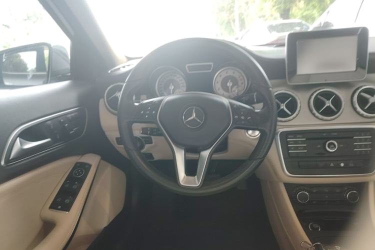 Used Mercedes-Benz GLA 2016 GLA 200 Sport Edition Steering Wheel