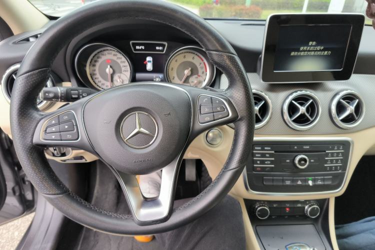 Used Mercedes-Benz GLA 2016 GLA 200 Sport Edition Steering Wheel