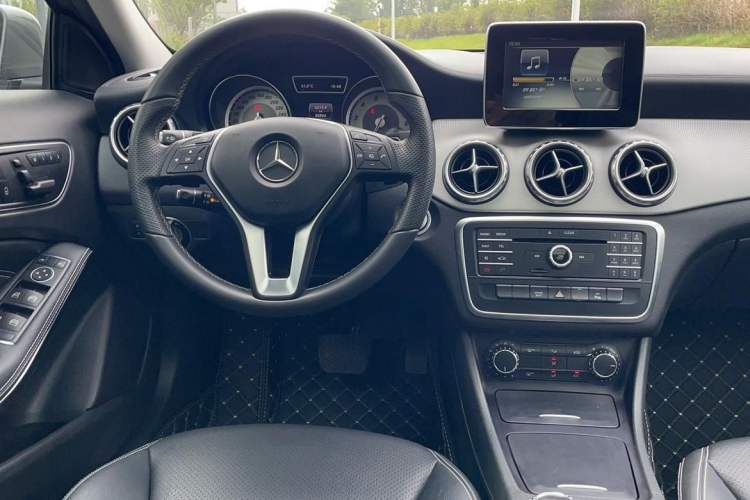 Used Mercedes-Benz GLA 2016 GLA 200 Fashion Model Steering Wheel