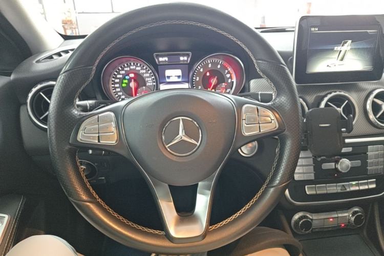 Used Mercedes-Benz GLA 2016 GLA 200 Sport Edition Steering Wheel