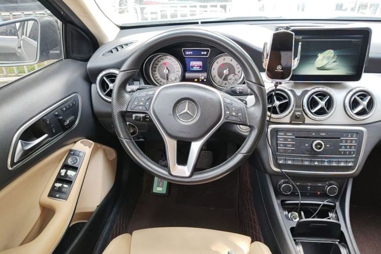Used Mercedes-Benz GLA 2016 GLA 220 4MATIC Fashion Edition Steering Wheel