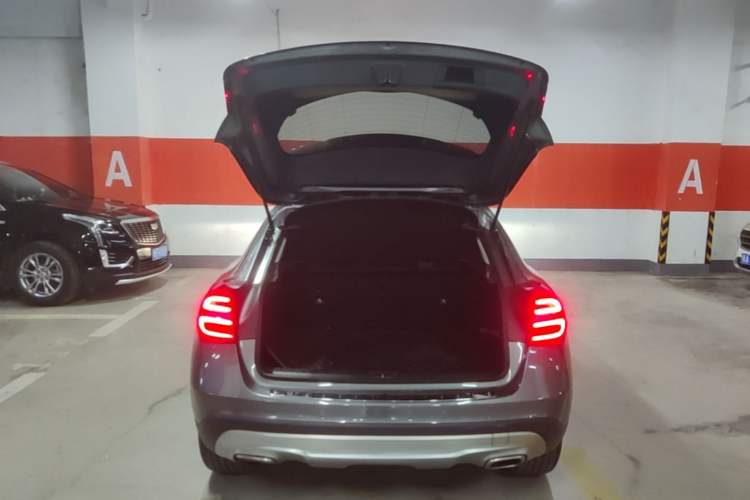 Used Mercedes-Benz GLA 2016 GLA 220 4MATIC Fashion Edition Trunk