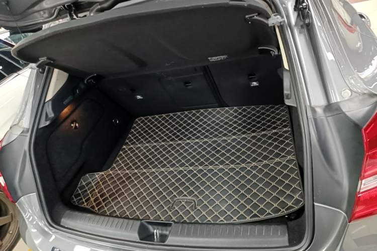 Used Mercedes-Benz GLA 2016 GLA 220 4MATIC Fashion Edition Trunk