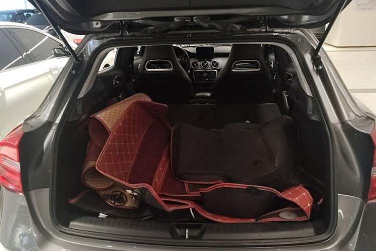 Used Mercedes-Benz GLA 2016 GLA 220 4MATIC Fashion Edition Trunk