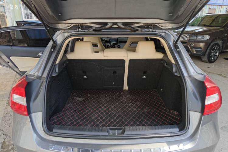 Used Mercedes-Benz GLA 2016 GLA 200 Sport Edition Trunk