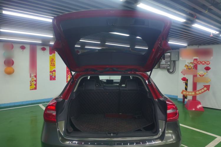 Used Mercedes-Benz GLA 2016 GLA 220 4MATIC Fashion Edition Trunk