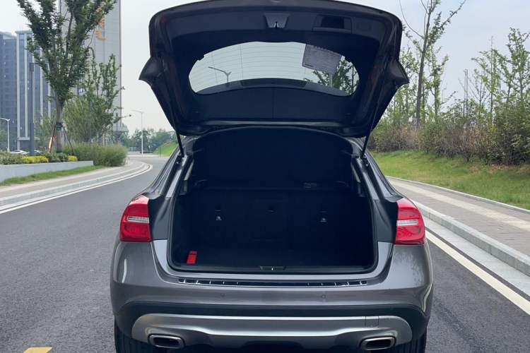 Used Mercedes-Benz GLA 2016 GLA 200 Fashion Model Trunk