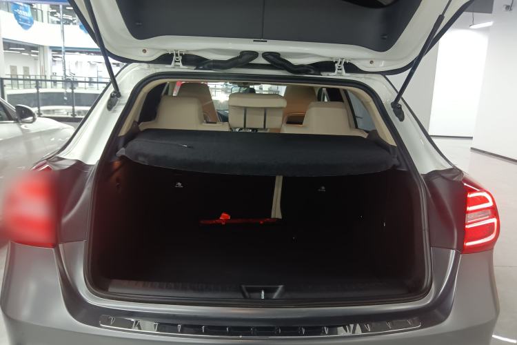 Used Mercedes-Benz GLA 2016 GLA 220 4MATIC Fashion Edition Trunk
