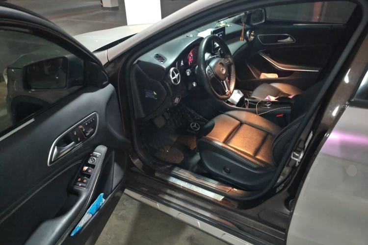Used Mercedes-Benz GLA 2016 GLA 200 Sport Edition Driver Seat