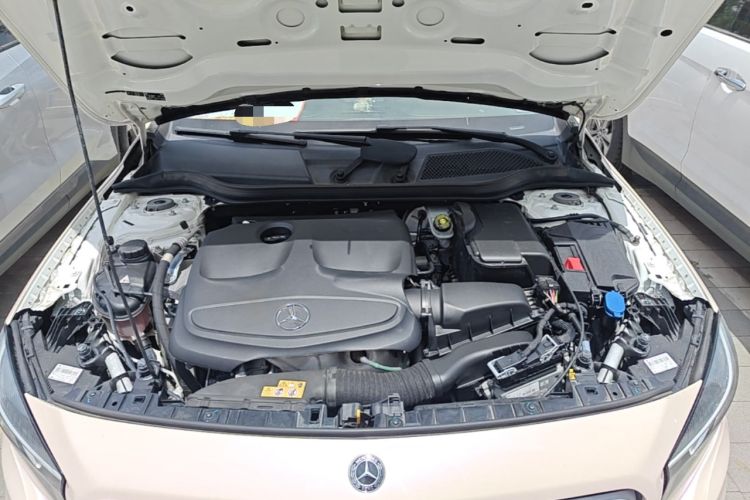 Used Mercedes-Benz GLA 2016 GLA 200 Fashion Model Engine Bay
