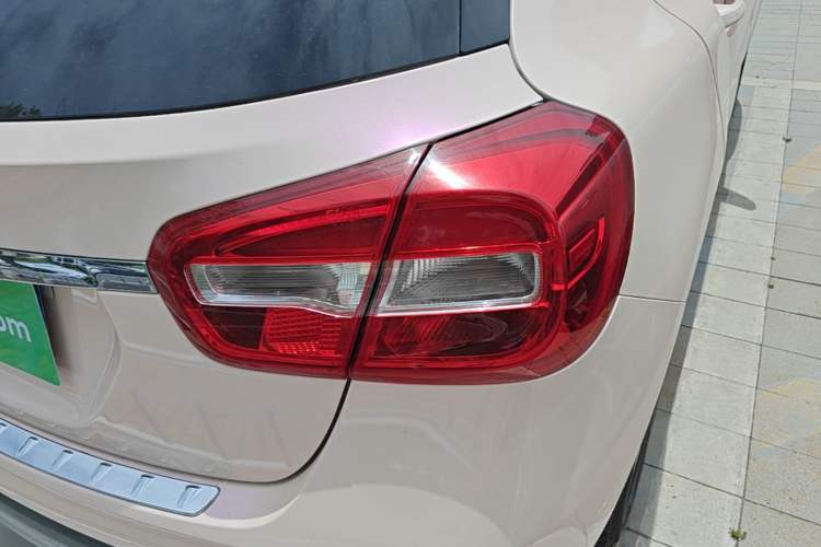 Used Mercedes-Benz GLA 2016 GLA 200 Fashion Model Exterior 3