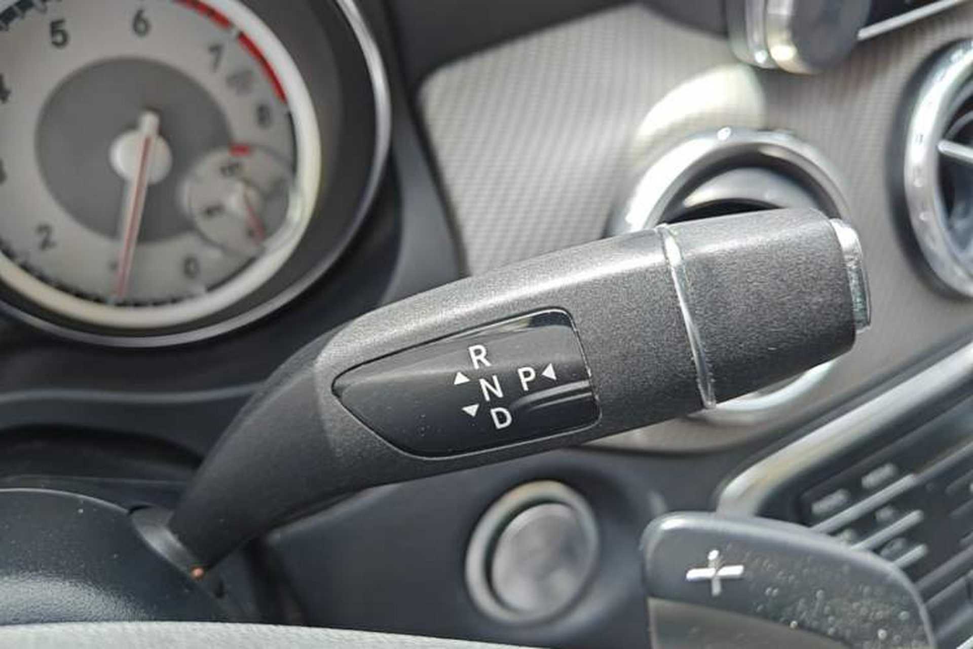 Used Mercedes-Benz GLA 2016 GLA 200 Fashion Model Gear Lever