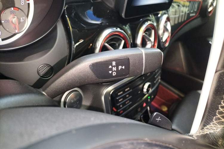 Used Mercedes-Benz GLA 2016 GLA 200 Fashion Model Gear Lever