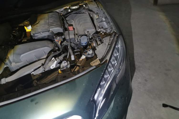 Used Mercedes-Benz GLA 2016 GLA 200 Fashion Model Engine Bay Left