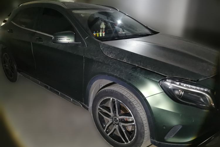 Used Mercedes-Benz GLA 2016 GLA 200 Fashion Model Front Right 45 Deg