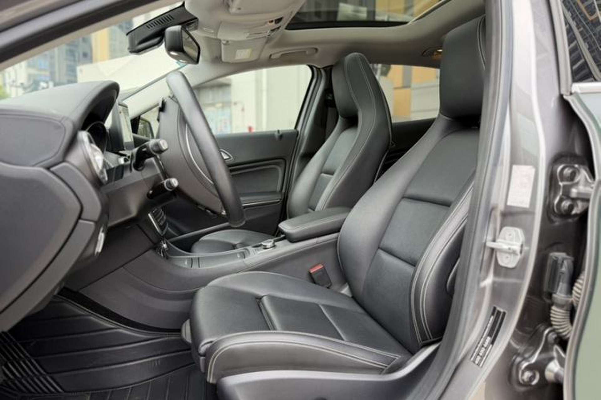 Used Mercedes-Benz GLA 2016 GLA 220 4MATIC Luxury Model Interior 12