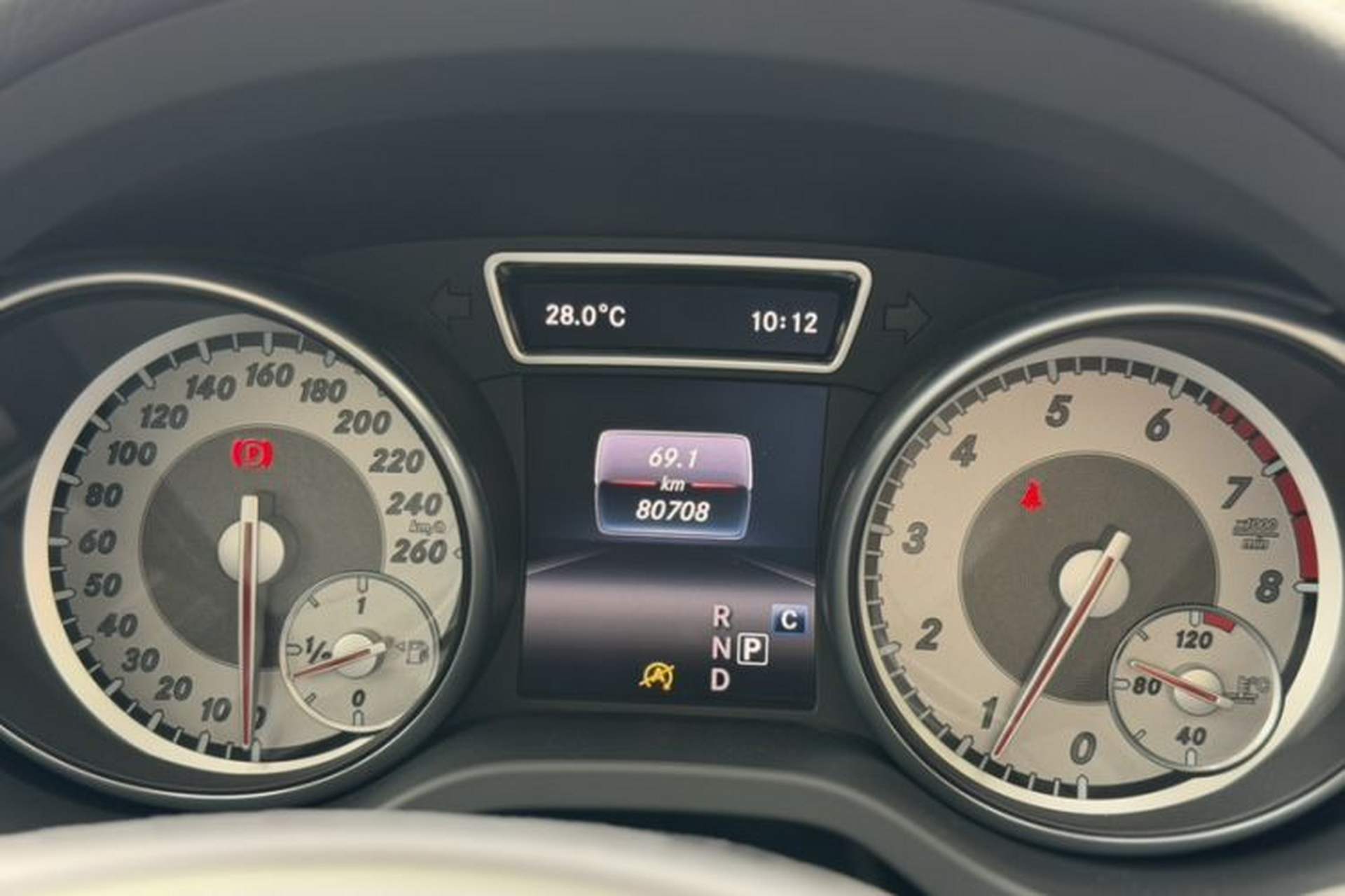 Used Mercedes-Benz GLA 2016 GLA 220 4MATIC Luxury Model Odometer Close Up