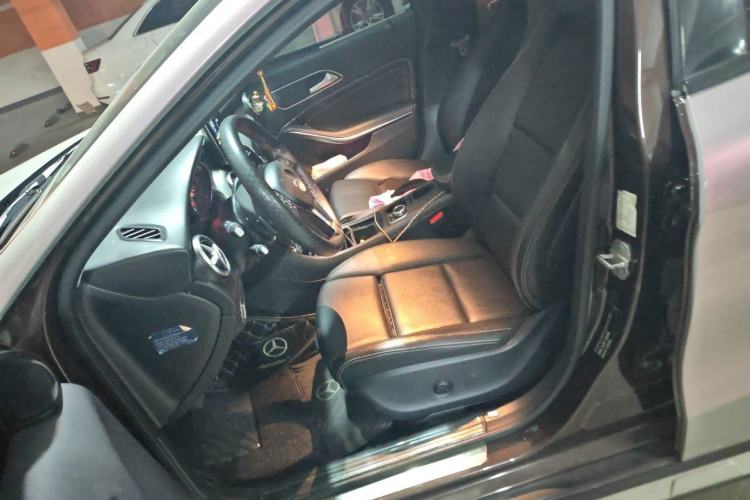Used Mercedes-Benz GLA 2016 GLA 200 Sport Edition Left Front Seat