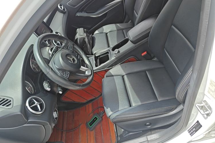 Used Mercedes-Benz GLA 2016 GLA 200 Fashion Model Left Front Seat