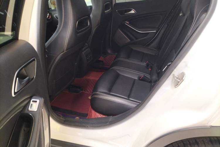 Used Mercedes-Benz GLA 2016 GLA 200 Fashion Model Left Rear Seat