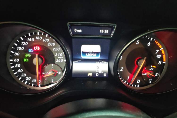 Used Mercedes-Benz GLA 2016 GLA 200 Sport Edition Odometer Close Up
