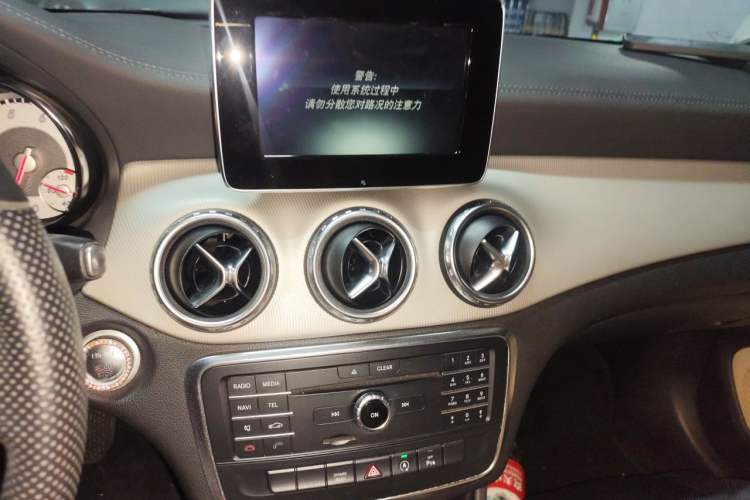 Used Mercedes-Benz GLA 2016 GLA 200 Fashion Model Audio And AC Panel