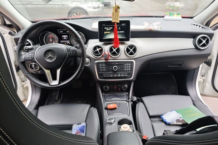 Used Mercedes-Benz GLA 2016 GLA 200 Sport Edition Center Console