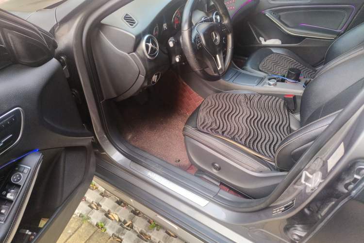 Used Mercedes-Benz GLA 2016 GLA 200 Sport Edition Driver Seat
