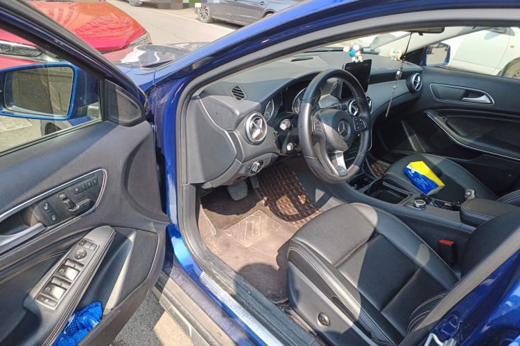 Used Mercedes-Benz GLA 2016 GLA 200 Sport Edition Driver Seat