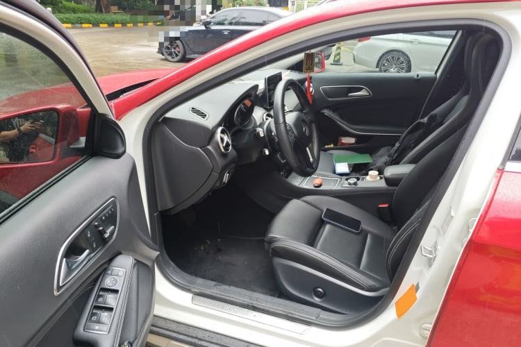 Used Mercedes-Benz GLA 2016 GLA 200 Sport Edition Driver Seat