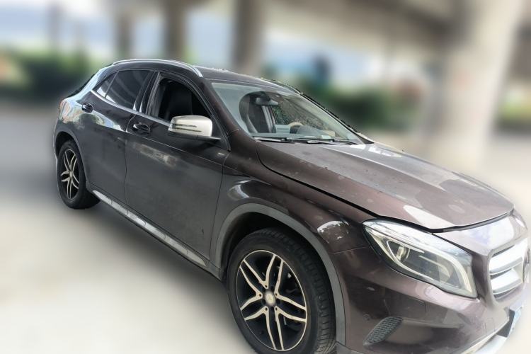 Used Mercedes-Benz GLA 2016 GLA 220 4MATIC Fashion Edition Front Right 45 Deg