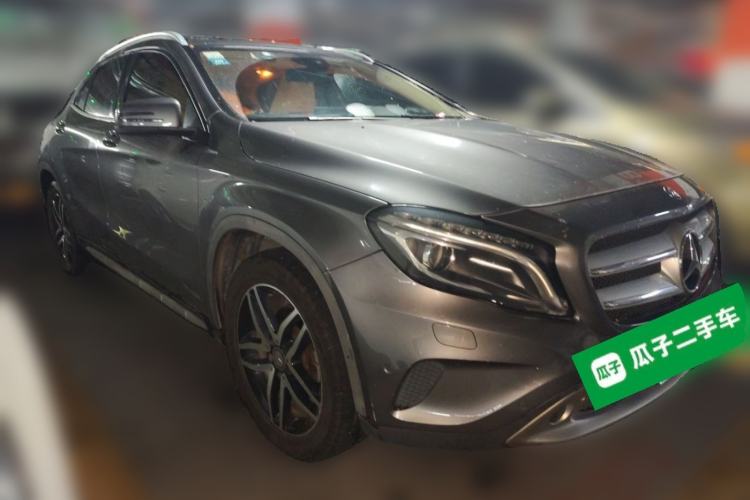Used Mercedes-Benz GLA 2016 GLA 200 Fashion Model Front Right 45 Deg