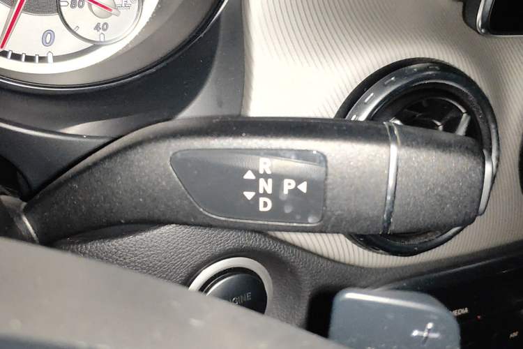 Used Mercedes-Benz GLA 2016 GLA 200 Fashion Model Gear Lever