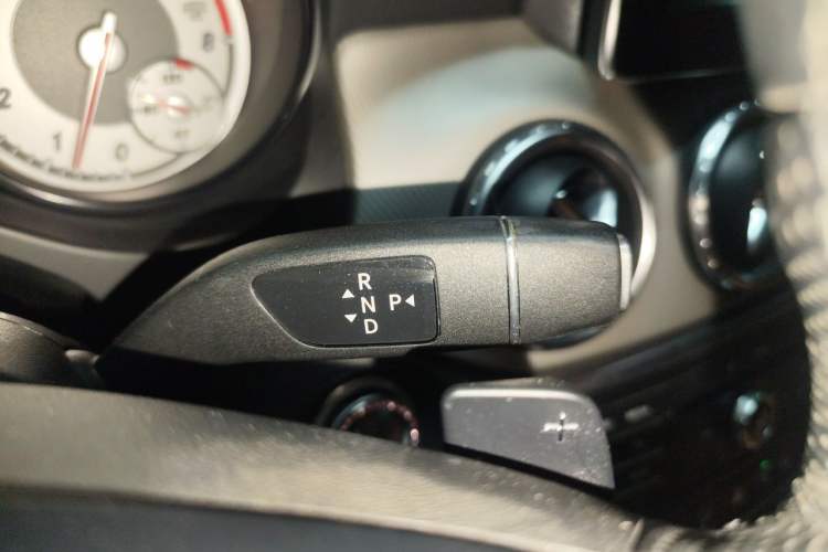 Used Mercedes-Benz GLA 2016 GLA 200 Fashion Model Gear Lever